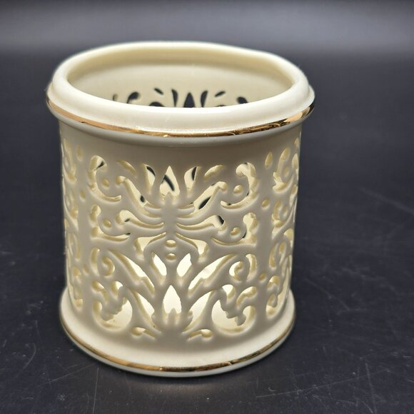 Lenox Ivory Porcelain Tealight Holder Perforated With Gold Trim DH1349 - Picture 4 of 8